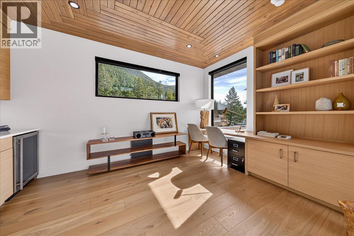  8799 GRAINGER Road, Canal Flats