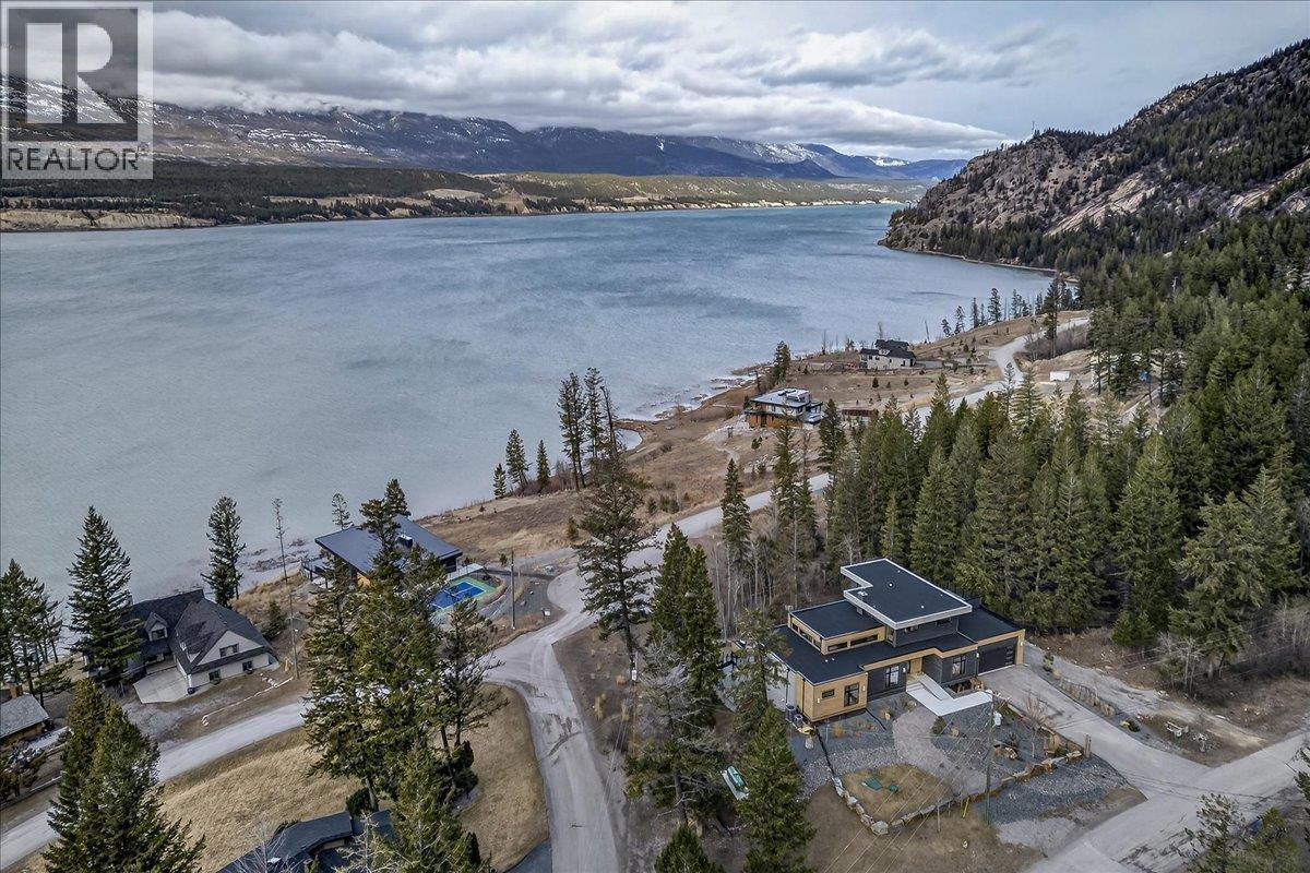  8799 GRAINGER Road, Canal Flats