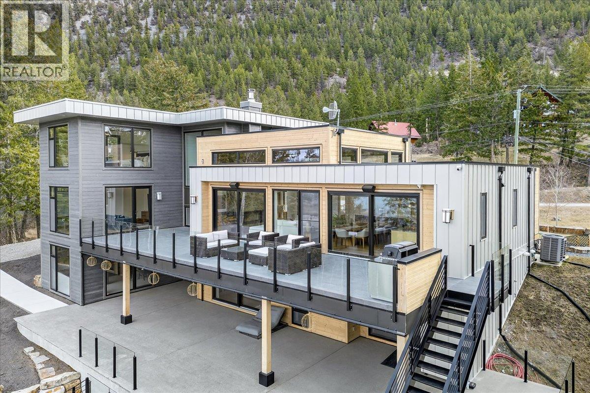  8799 GRAINGER Road, Canal Flats