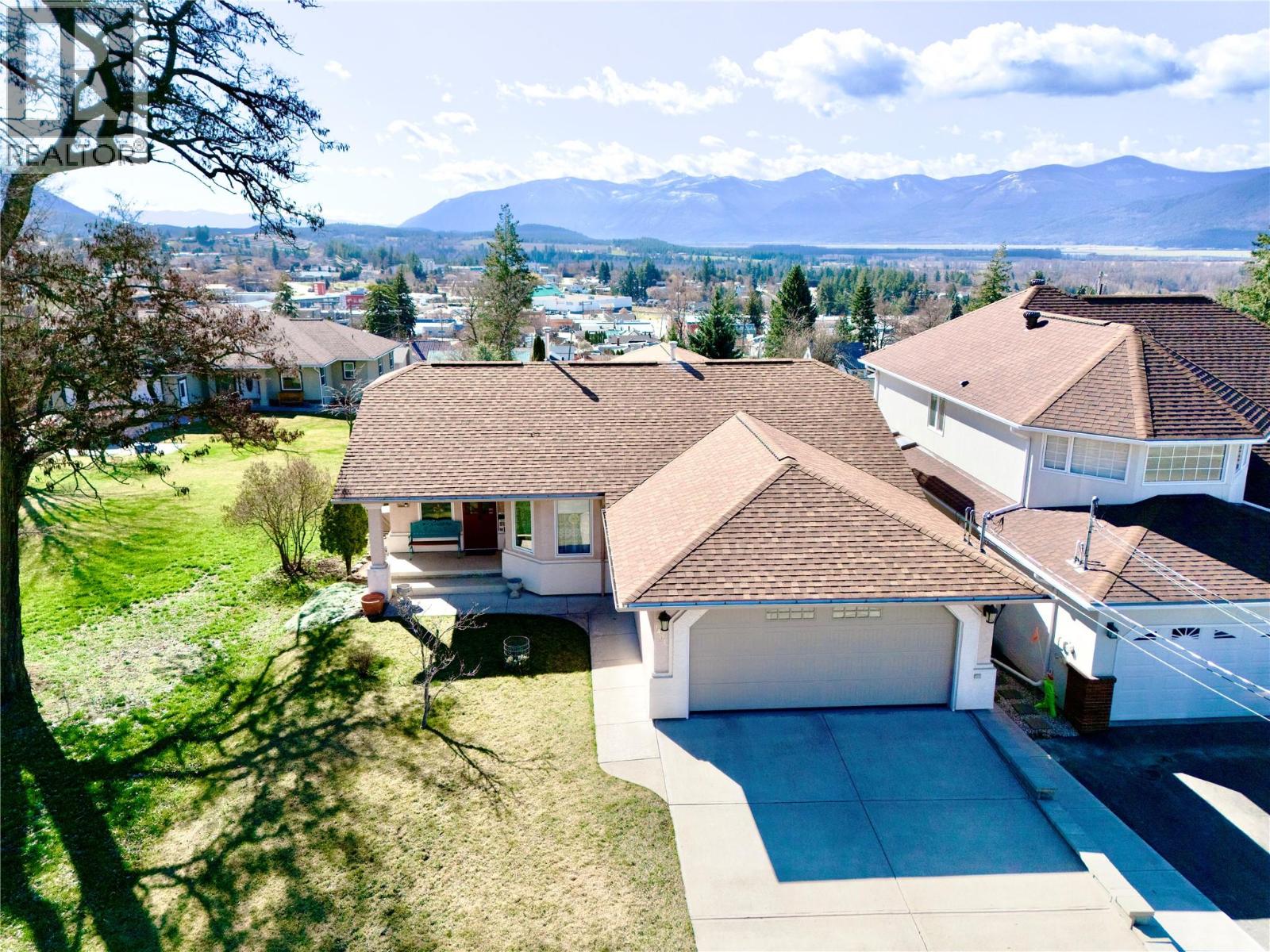 1401 HILLSIDE Street, Creston