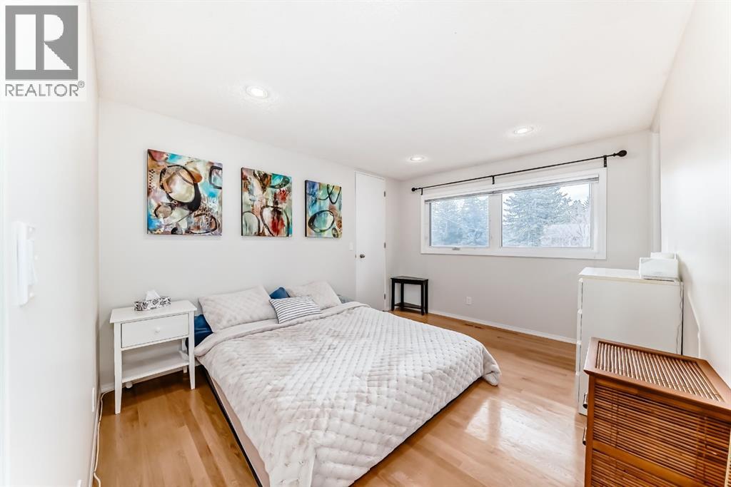 Single Family House for Sale in   Street NW Varsity Calgary 