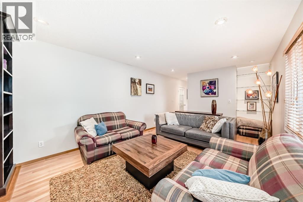 Single Family House for Sale in   Street NW Varsity Calgary 