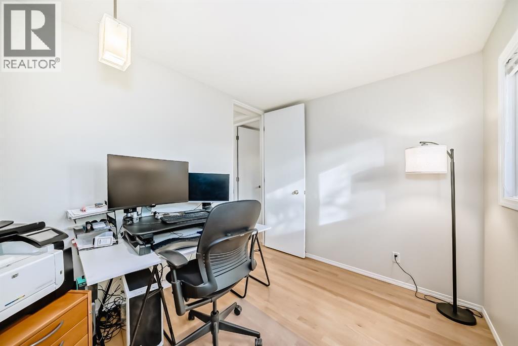 Single Family House for Sale in   Street NW Varsity Calgary 