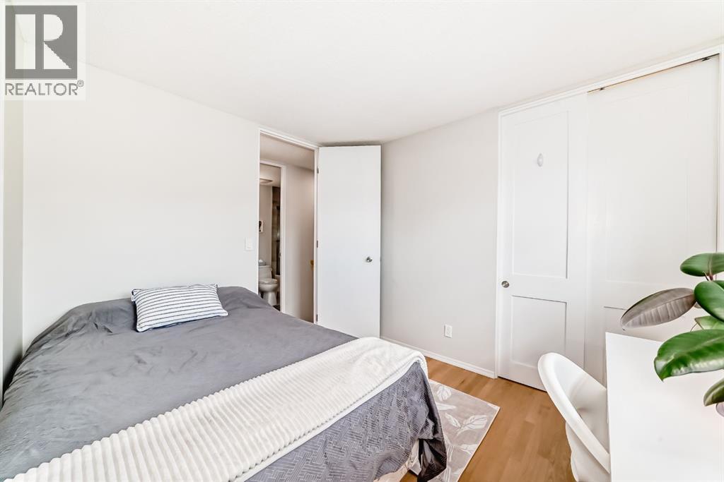 Single Family House for Sale in   Street NW Varsity Calgary 