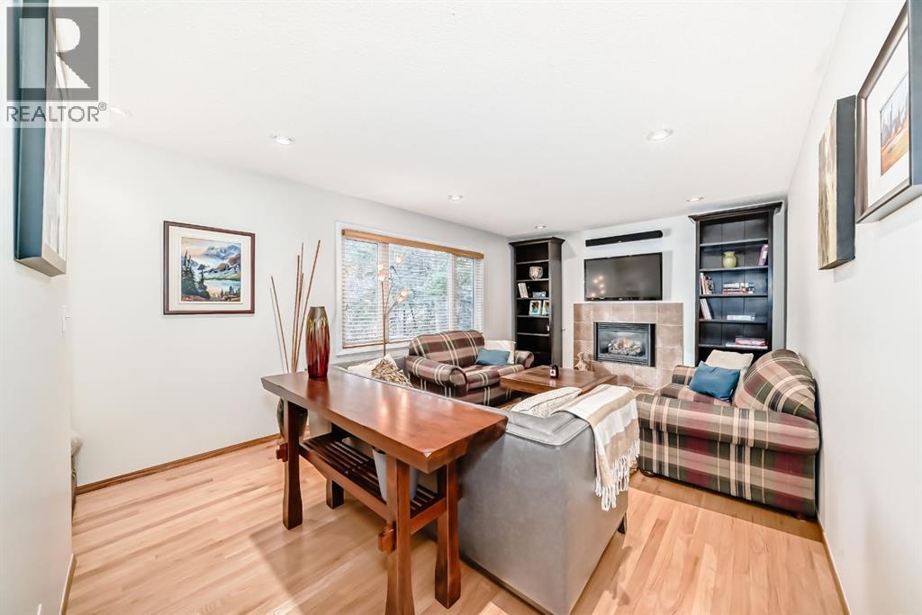 Single Family House for Sale in   Street NW Varsity Calgary 