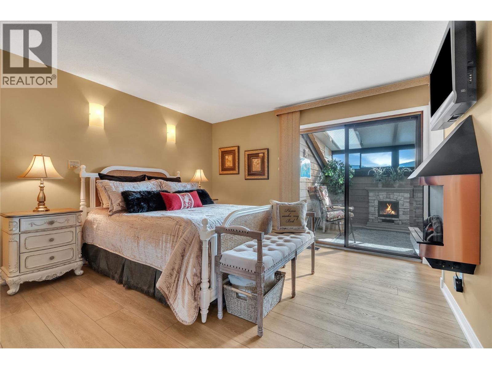 2463 IRVINE Avenue, Merritt