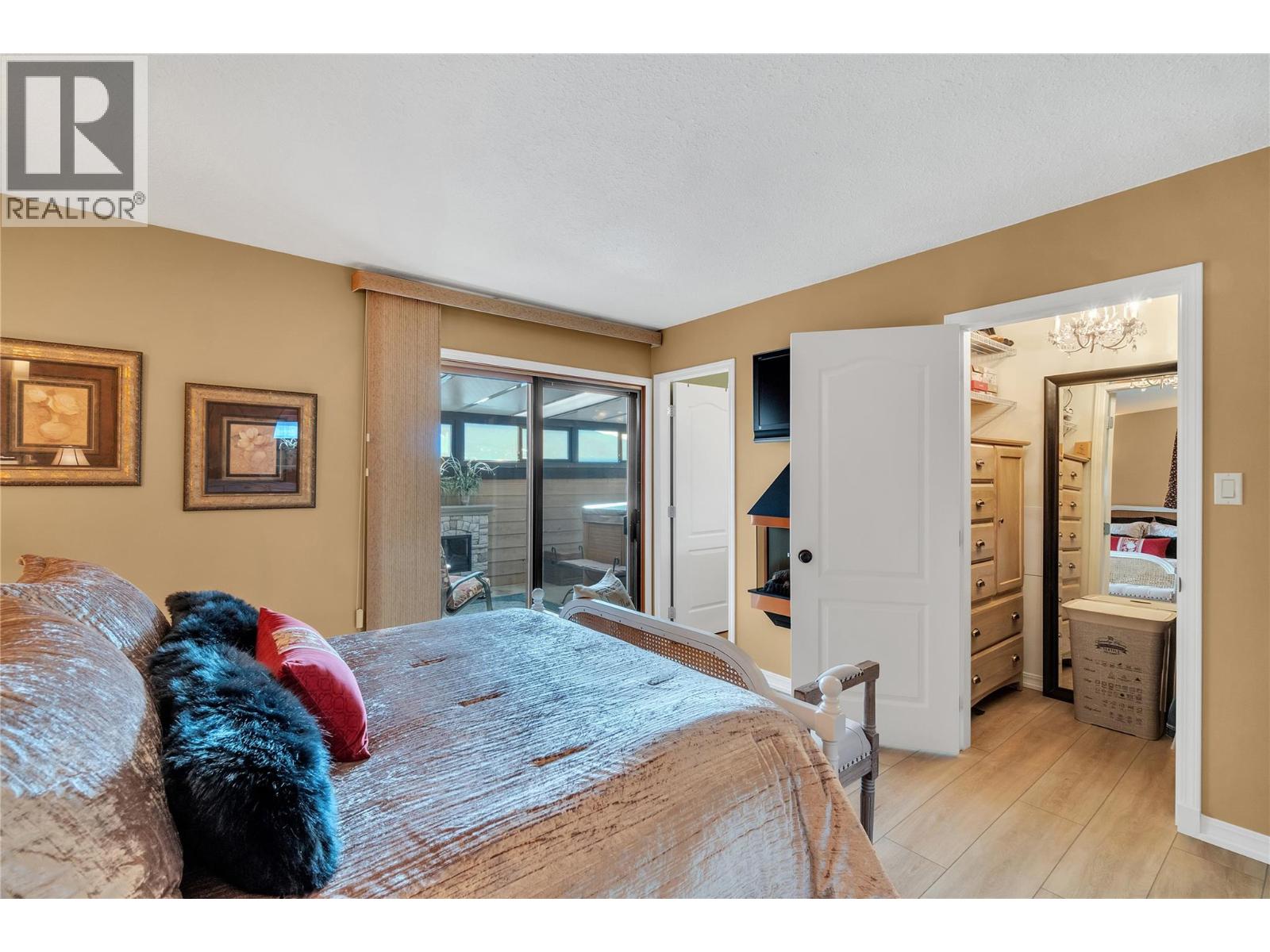 2463 IRVINE Avenue, Merritt