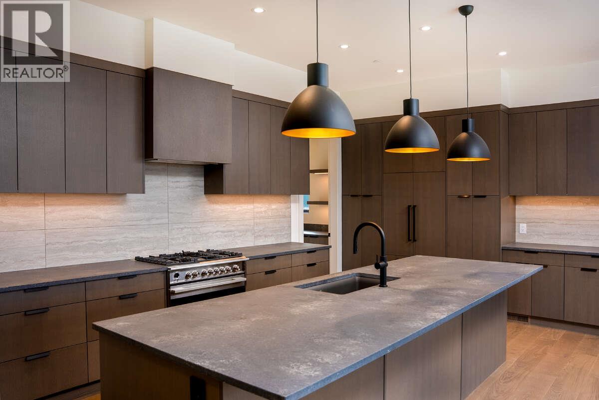  866 Predator Ridge Drive, Vernon