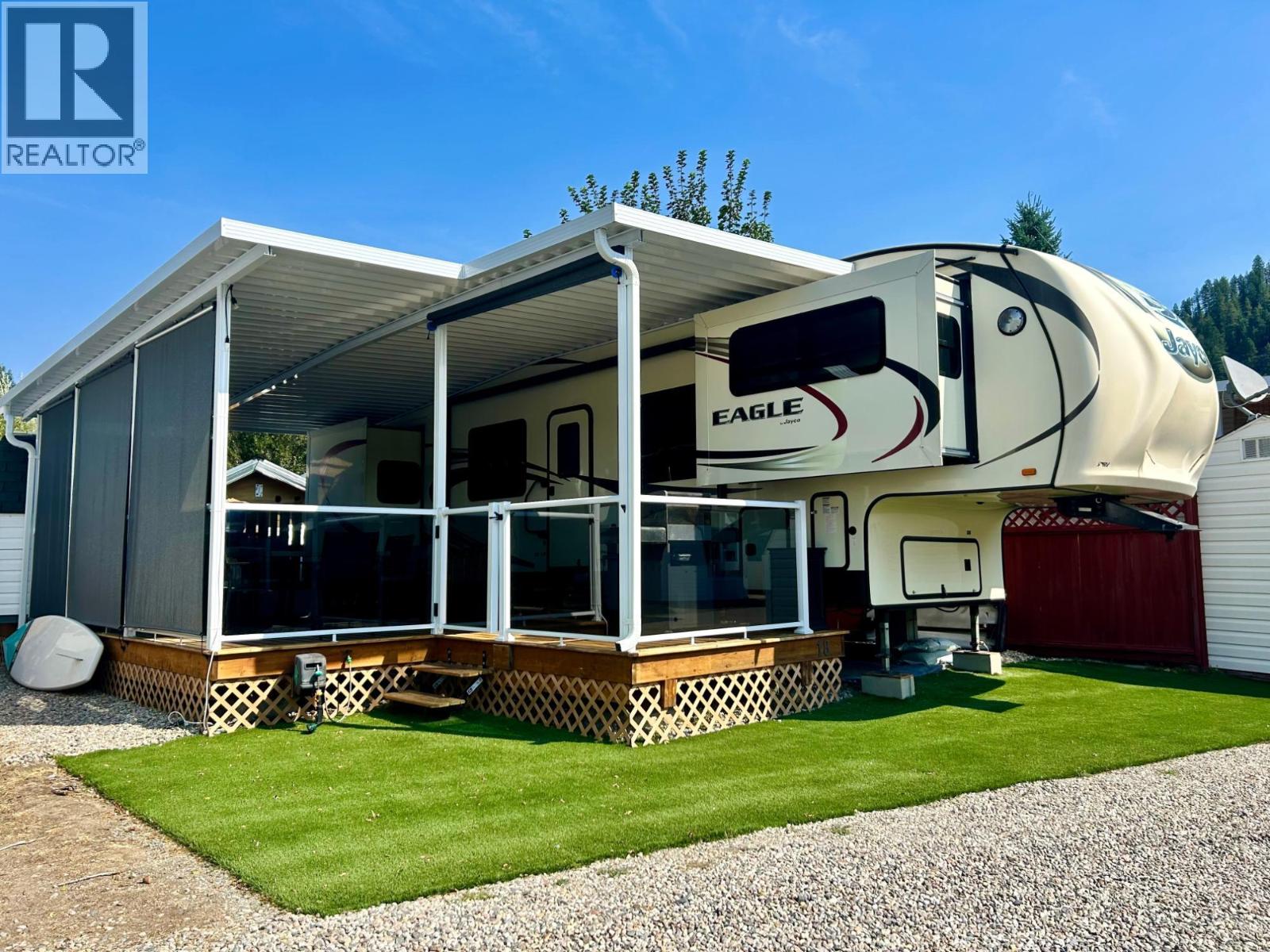 18 1835 Bakery Frontage Road, Christina Lake