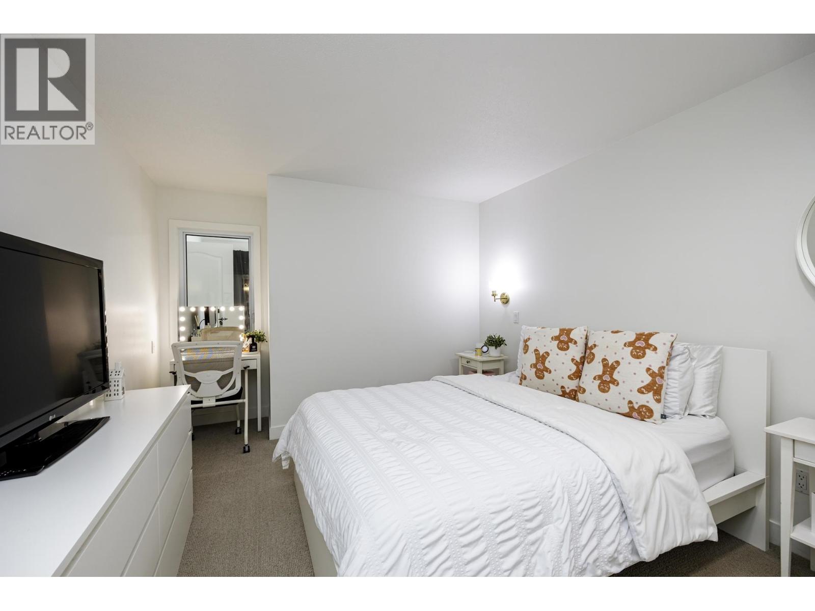 303 1500 OSTLER COURT, North Vancouver