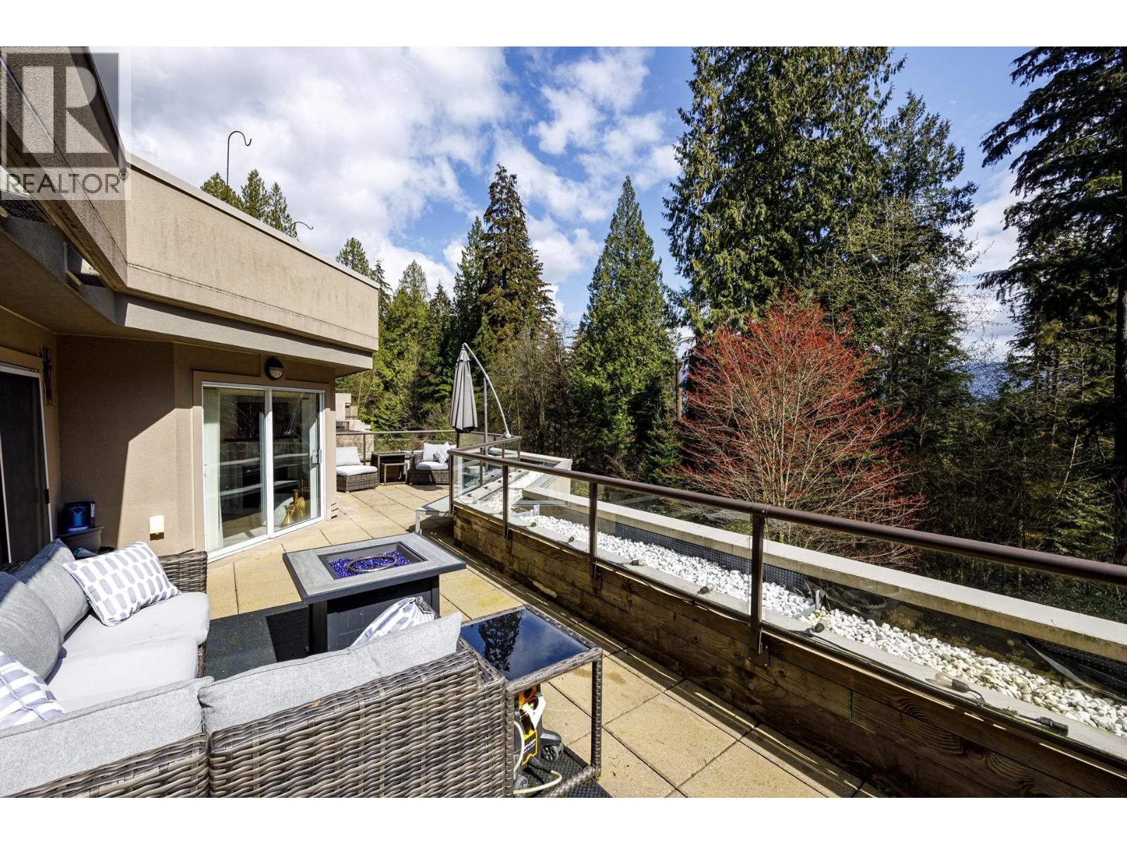 303 1500 OSTLER COURT — photo 3