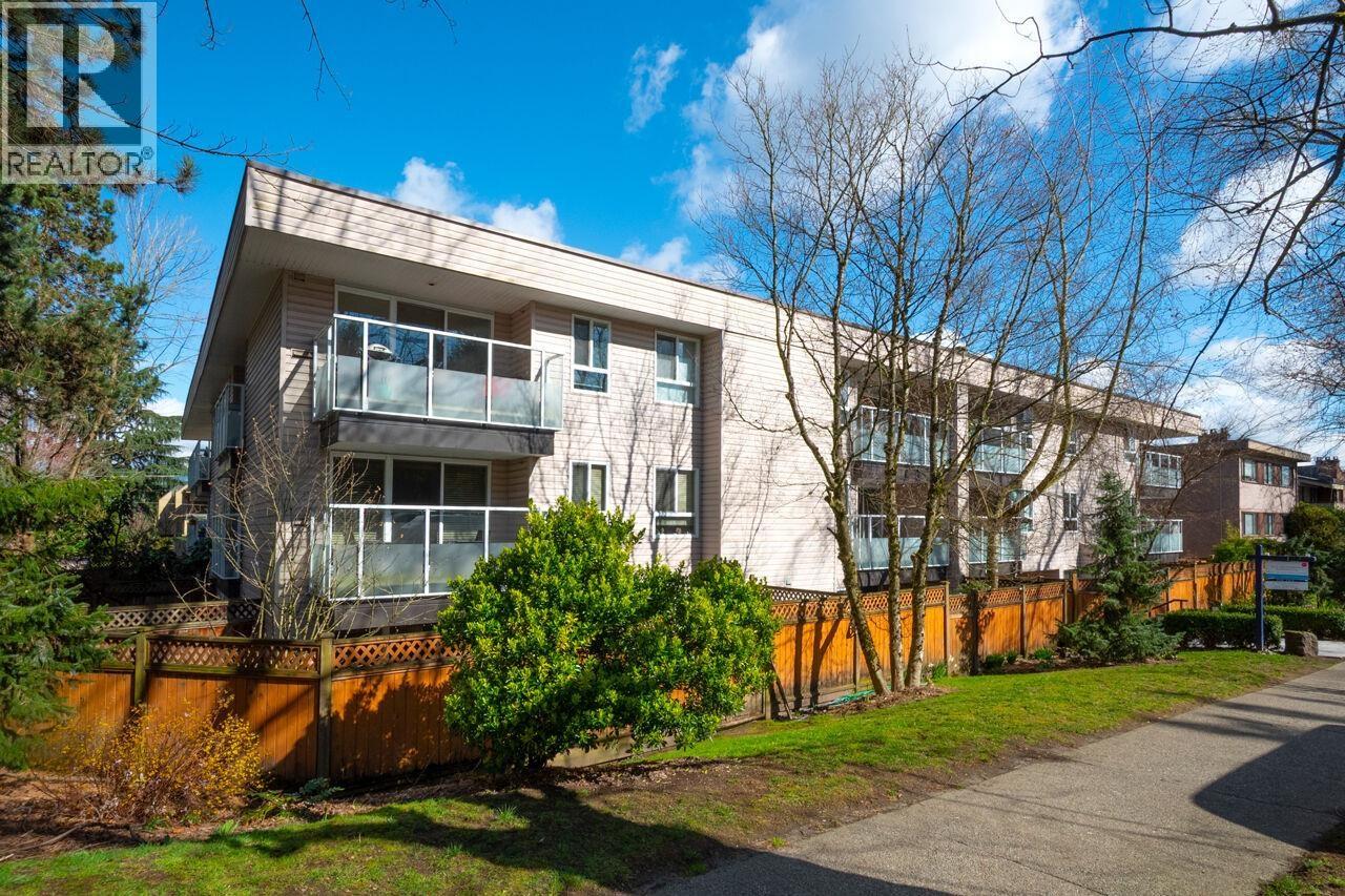 307 825 7TH Avenue - photo 2