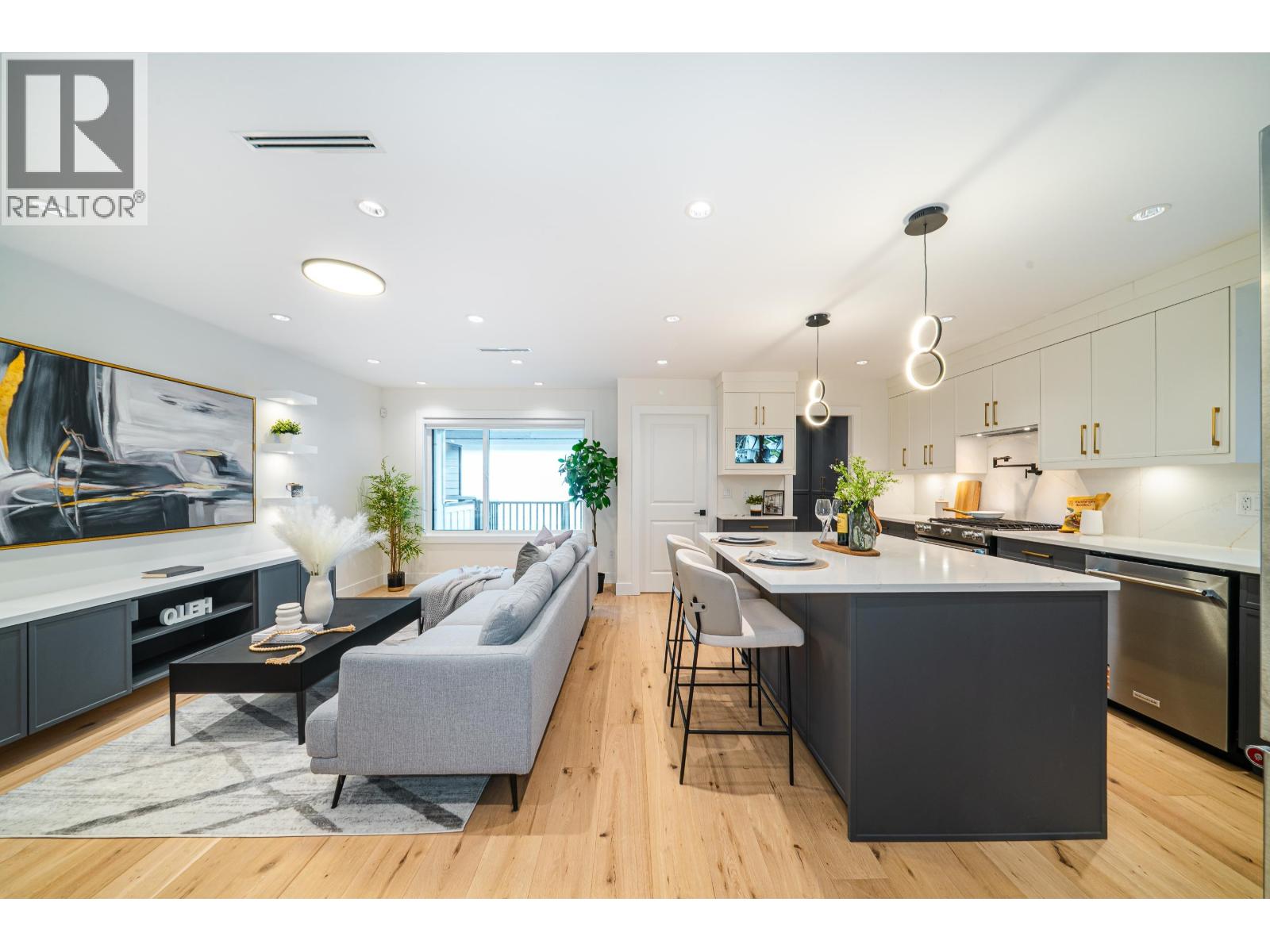 4919 VENABLES STREET, Burnaby