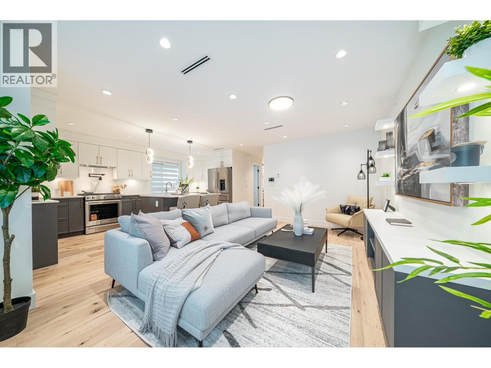 4919 VENABLES STREET, Burnaby