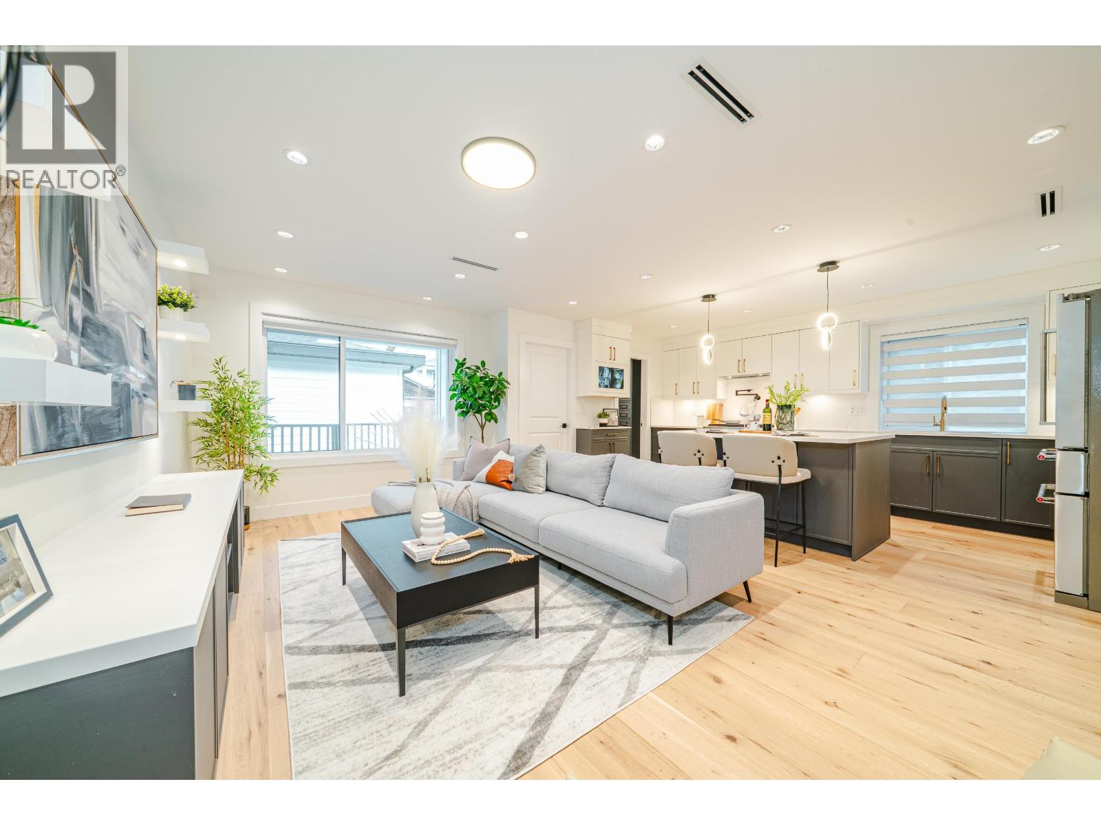 4919 VENABLES STREET, Burnaby