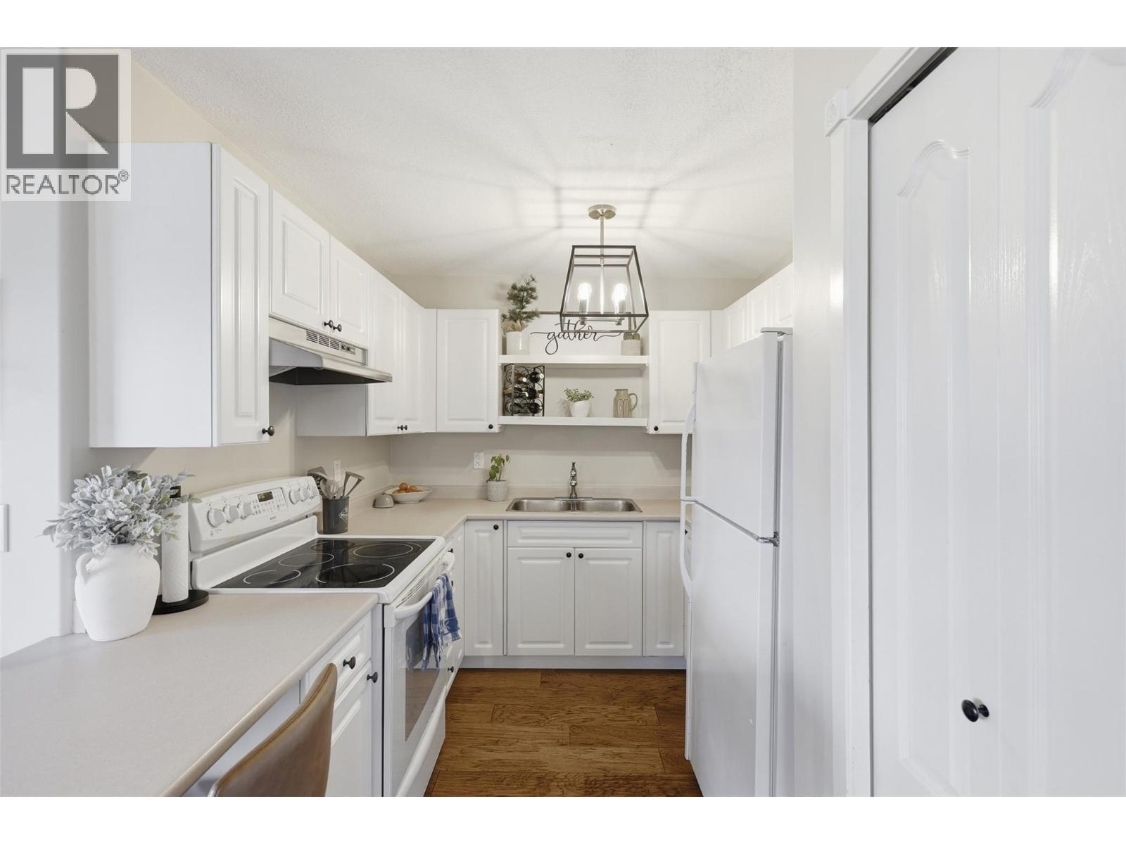 875 Sahali Terrace Unit# 401, Kamloops