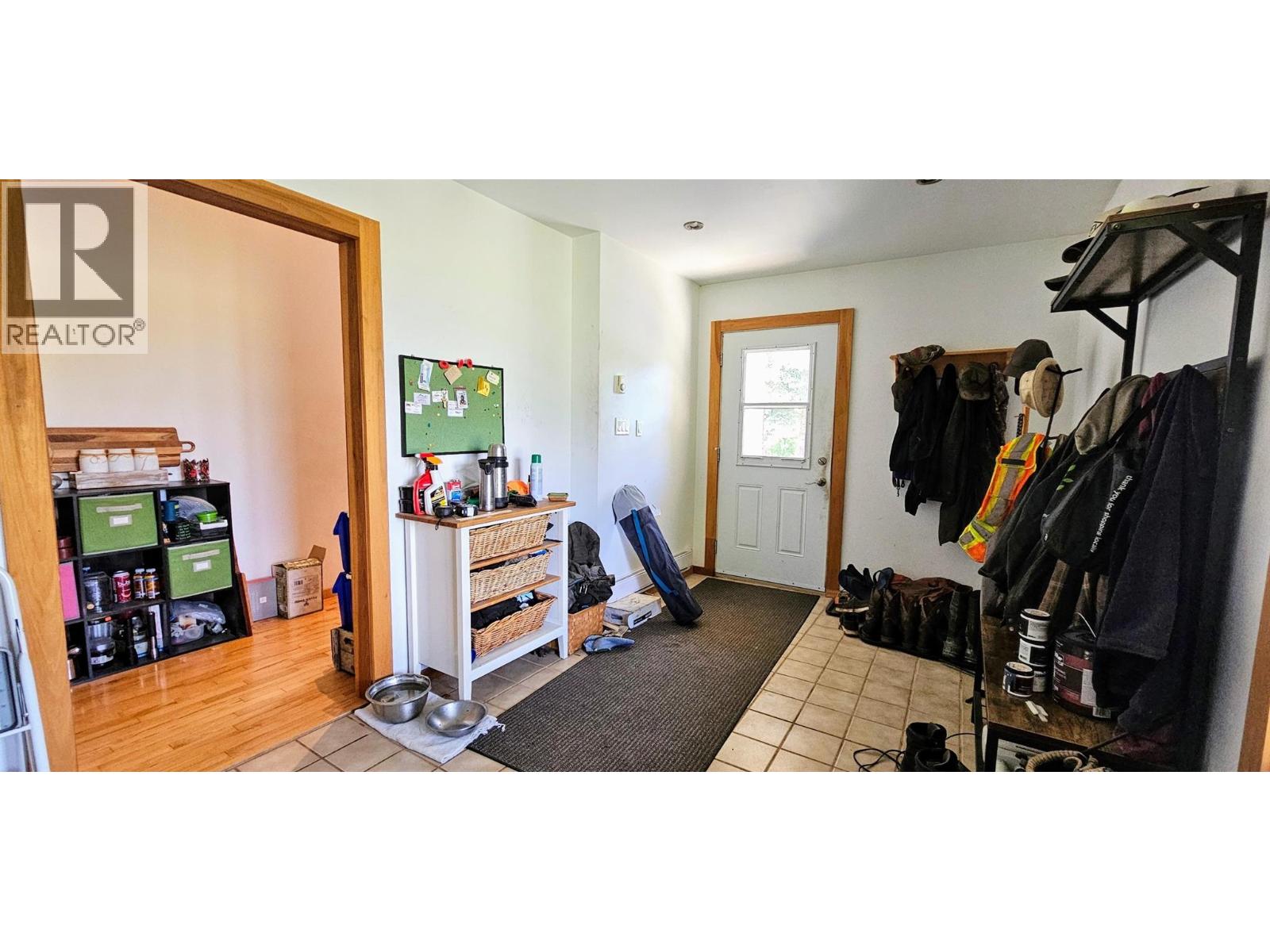 3560 ISLAND POND Road, Skookumchuck