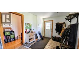 Kitchen - 3560 Island Pond Road, Skookumchuck, BC V0B2E0 Photo 12