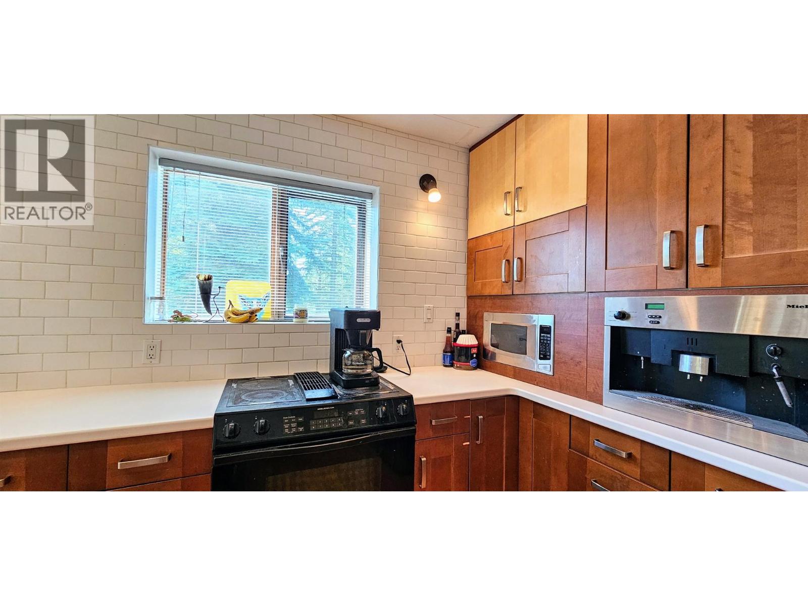 3560 ISLAND POND Road - 10