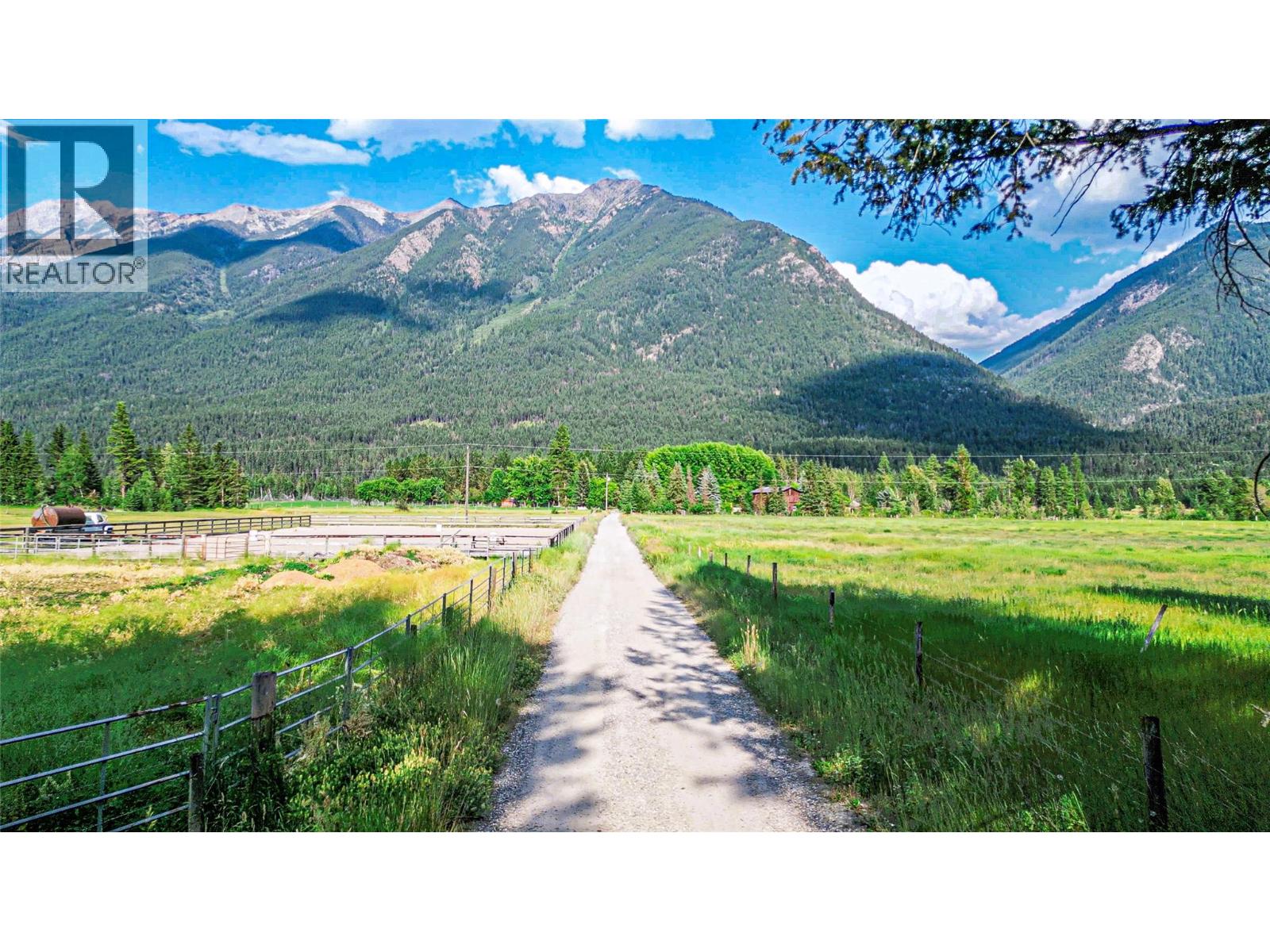 3560 ISLAND POND Road, Skookumchuck