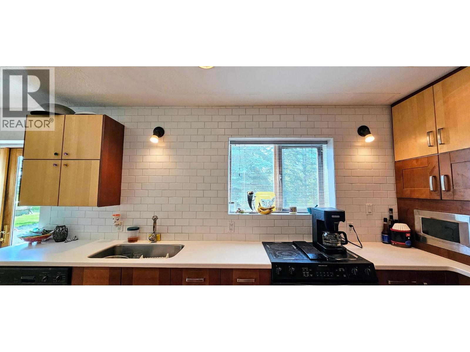 3560 ISLAND POND Road - 8