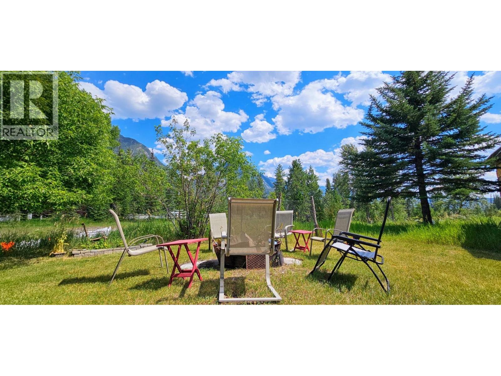 3560 ISLAND POND Road, Skookumchuck