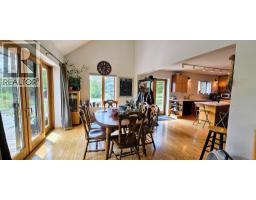 3560 Island Pond Road, Skookumchuck, BC V0B2E0 Photo 17
