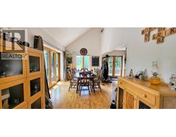 3560 Island Pond Road, Skookumchuck, BC V0B2E0 Photo 19