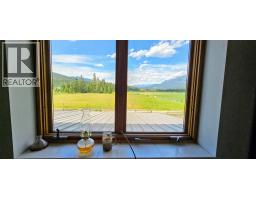 3560 Island Pond Road, Skookumchuck, BC V0B2E0 Photo 28