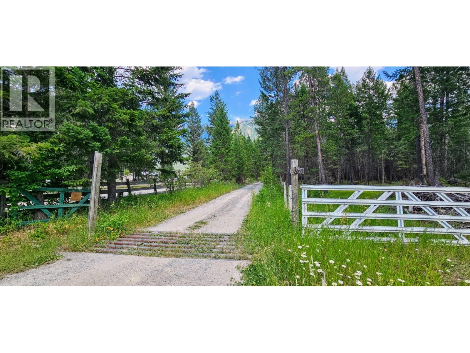 3560 ISLAND POND Road - 54