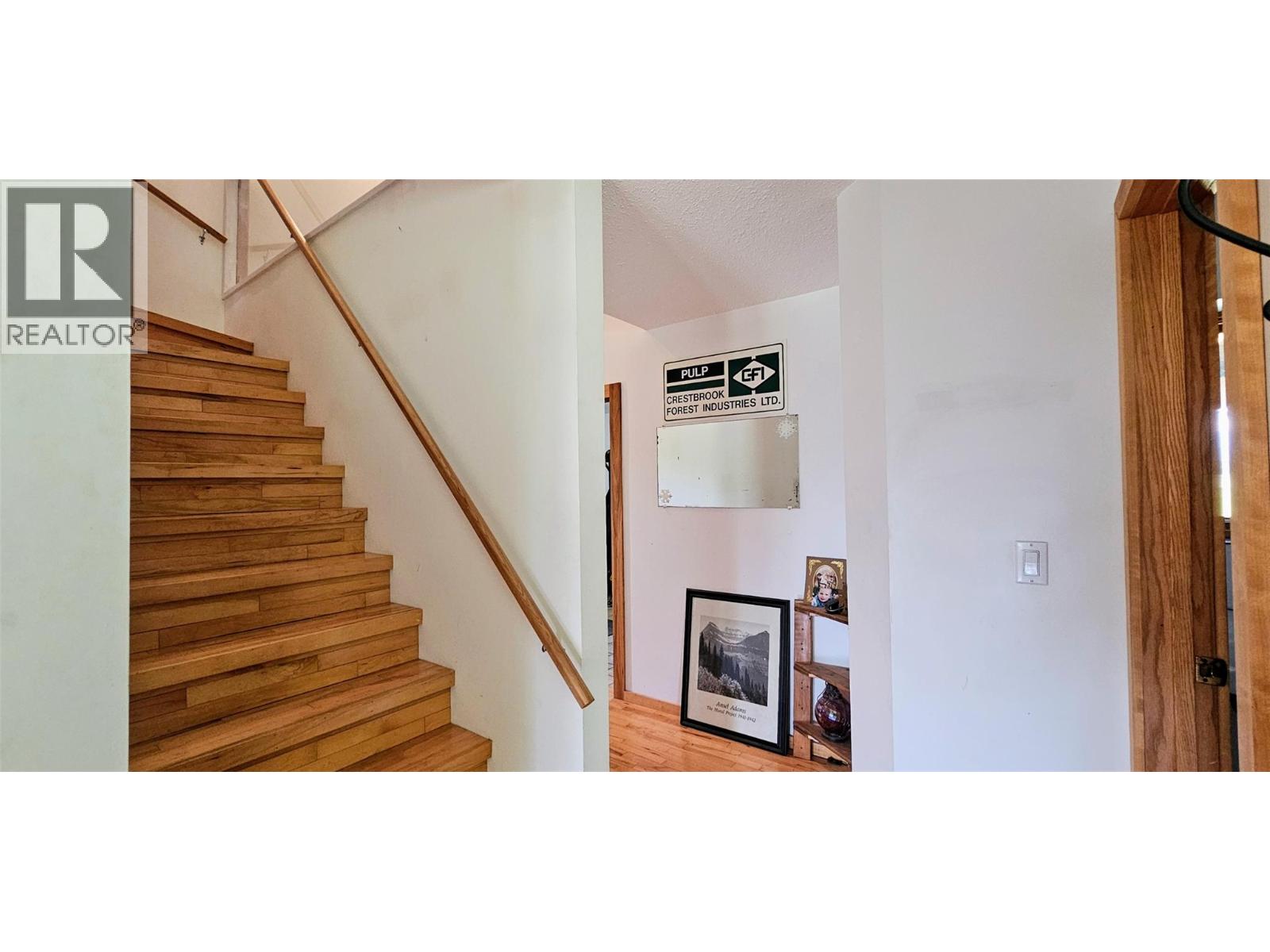 3560 ISLAND POND Road, Skookumchuck