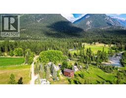 3560 Island Pond Road, Skookumchuck, BC V0B2E0 Photo 56