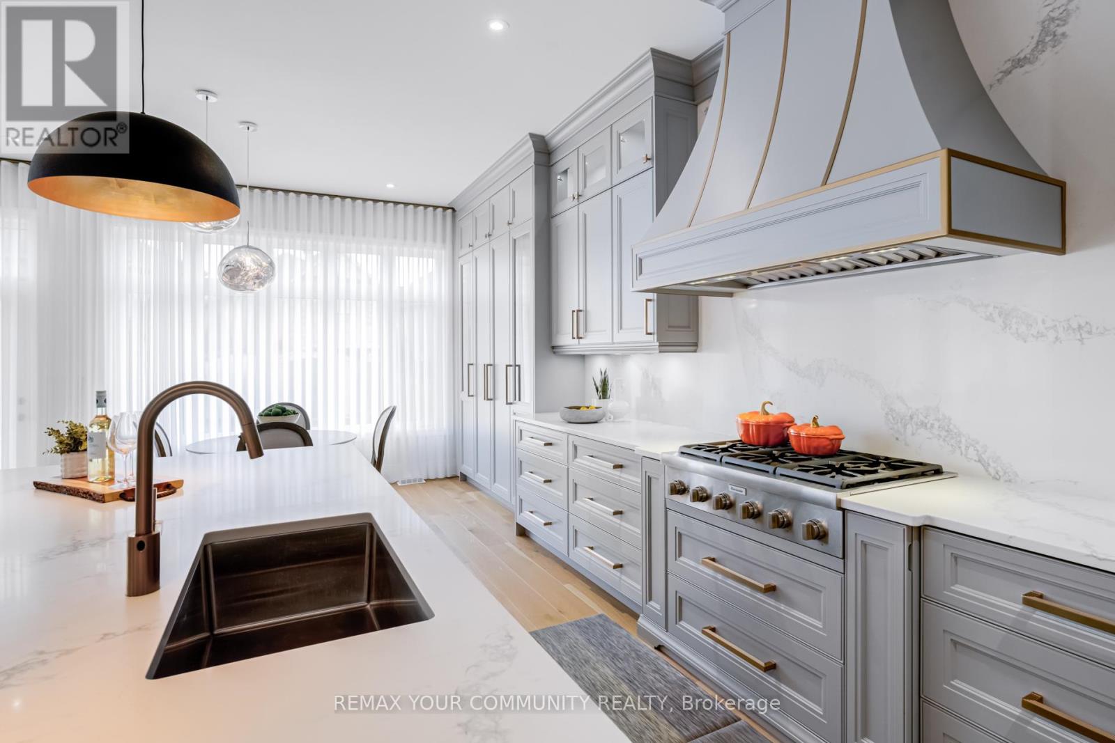 Single Family House for Sale in  CASAVANT COURT Vaughan (Patterson) 