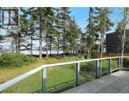 Primary Bedroom - 1550 Dalziel Rd, Denman Island, BC V0R1T0 Photo 9