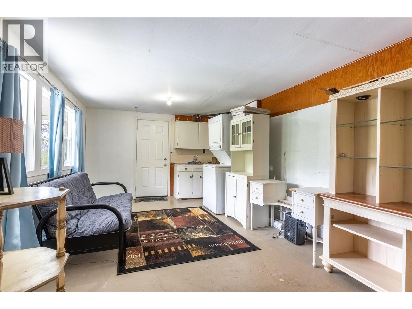 2526 Loon Lake Road, Loon Lake