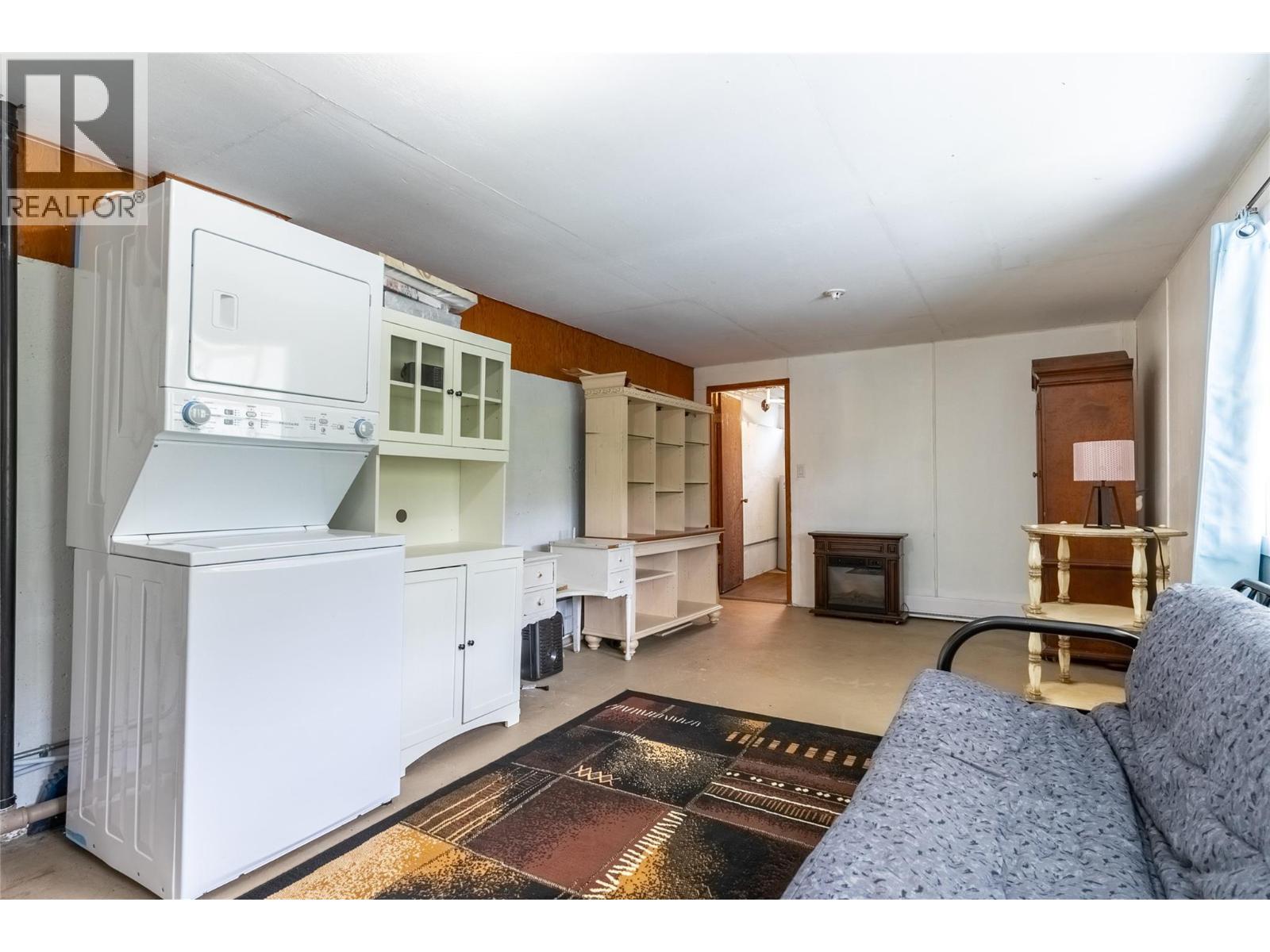 2526 Loon Lake Road, Loon Lake