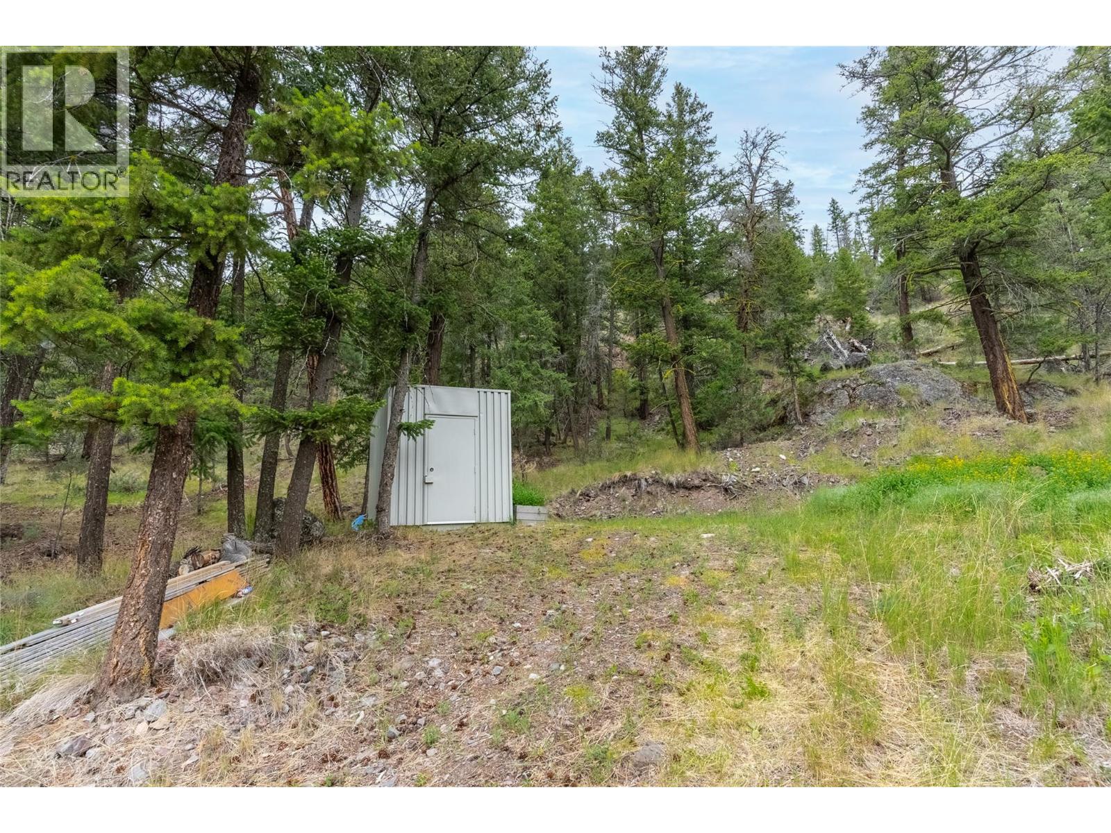 2526 Loon Lake Road, Loon Lake