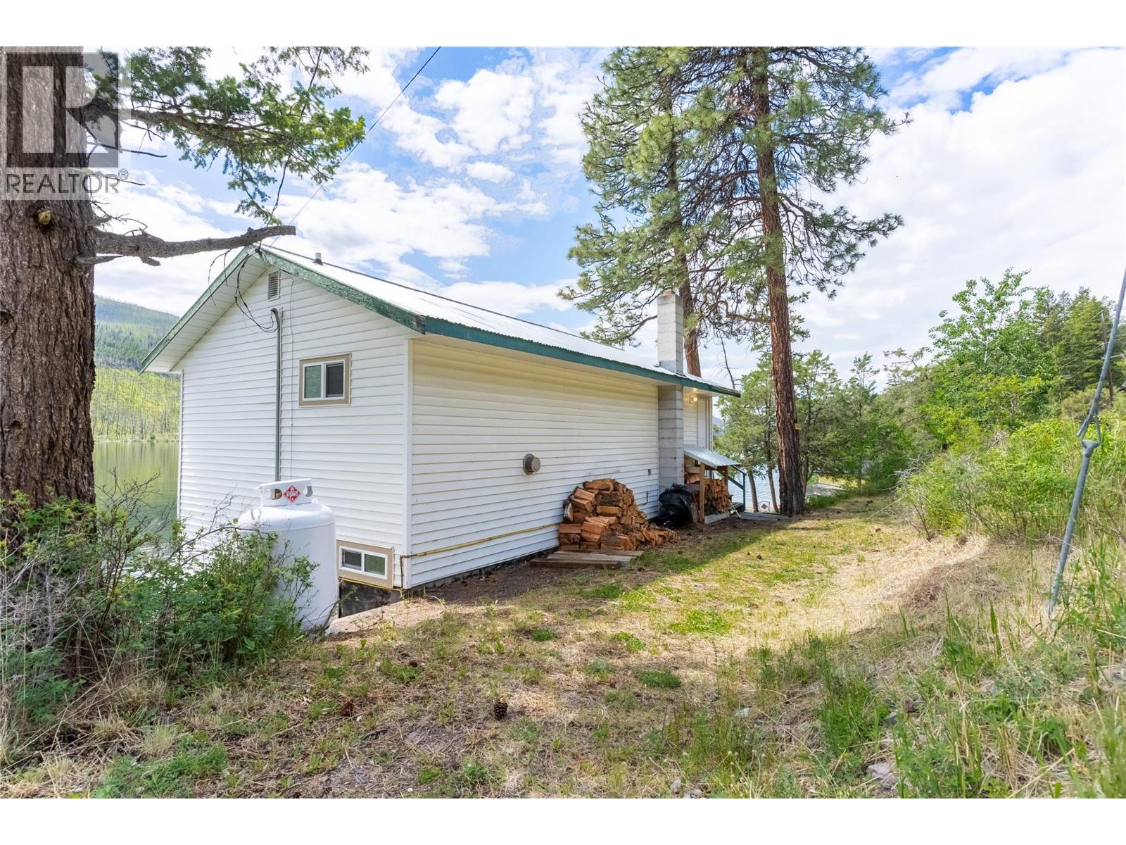 2526 Loon Lake Road, Loon Lake