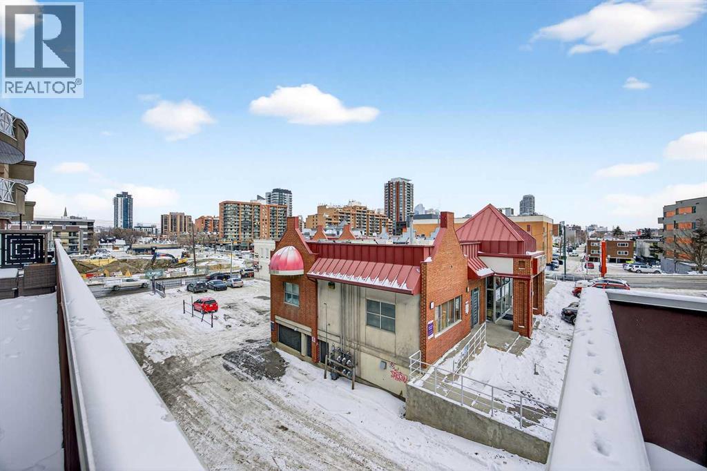 Single Family House for Sale in   A Street SW Bankview Calgary 