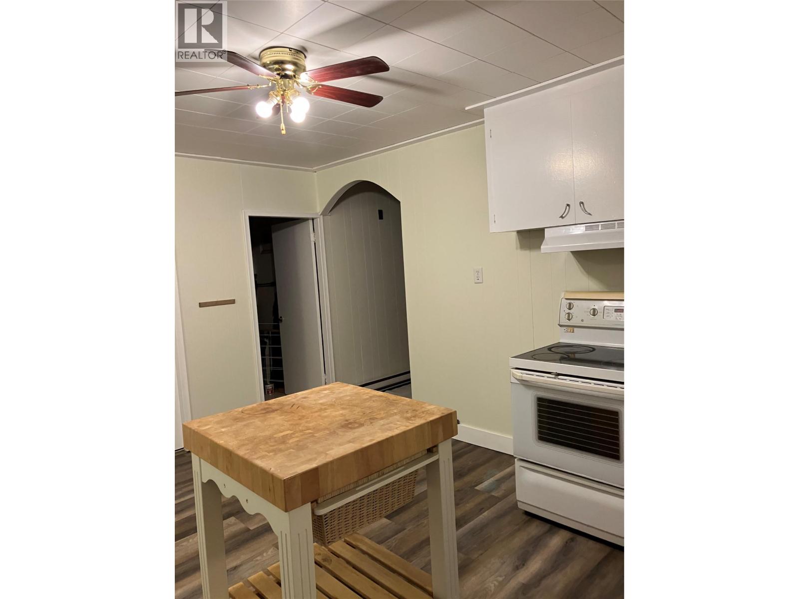 4850 FOOTHILL ROAD SW - 76