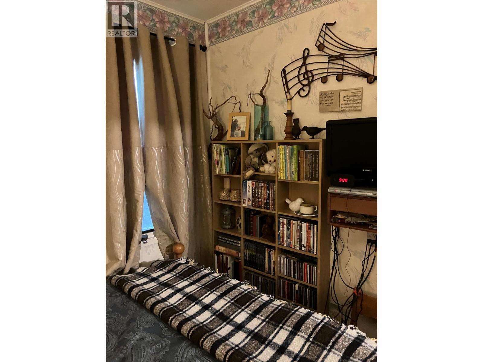 4850 FOOTHILL ROAD SW - 83