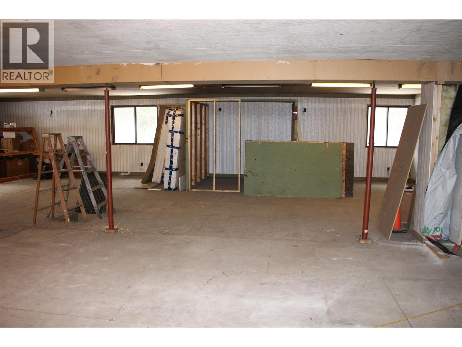 4850 FOOTHILL ROAD SW - 69