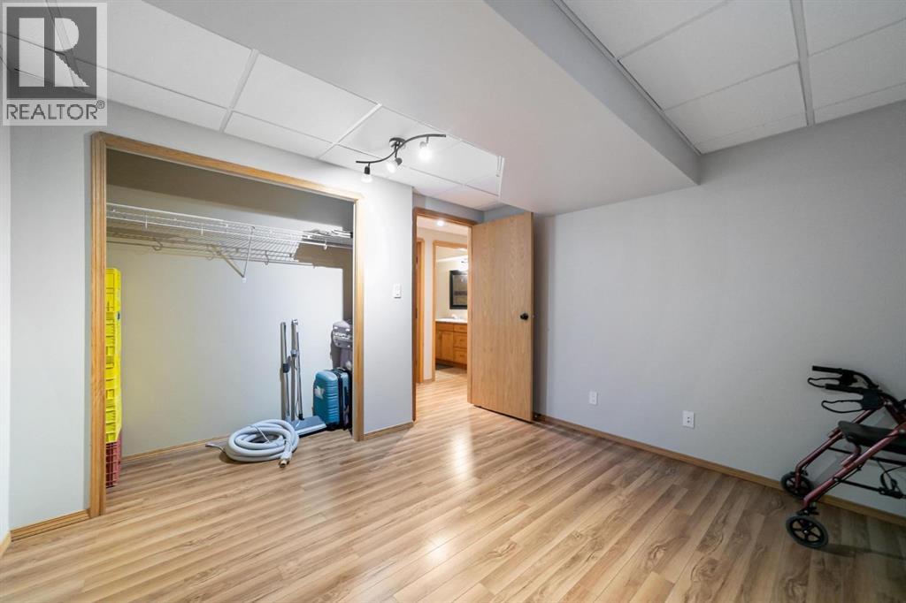 
          6308 30 Avenue
            <br/>
            <span>Camrose</span>
            , 
            <span>AB</span>
             <span>T4V4V9</span>
         - Photo 11