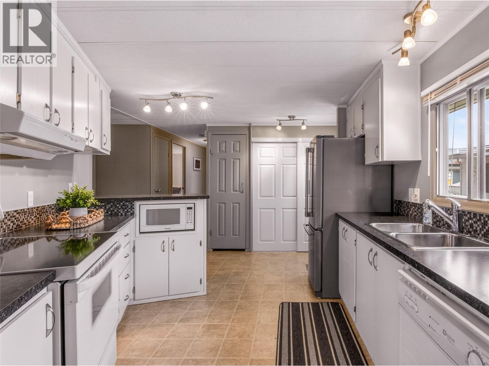 999 Burnaby Avenue Unit# 9, Penticton