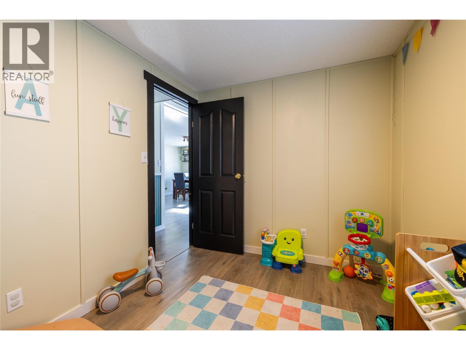 #77 1555 HOWE Road - 19