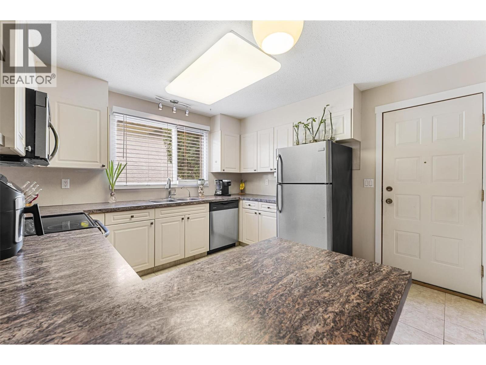 859 Francis Avenue, Kelowna