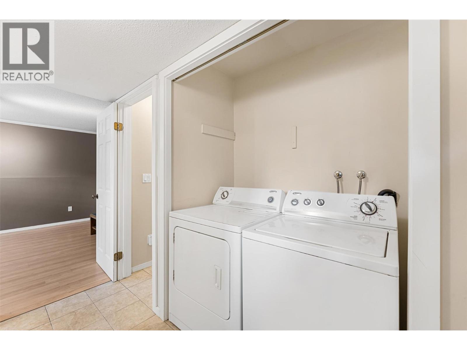 859 Francis Avenue, Kelowna