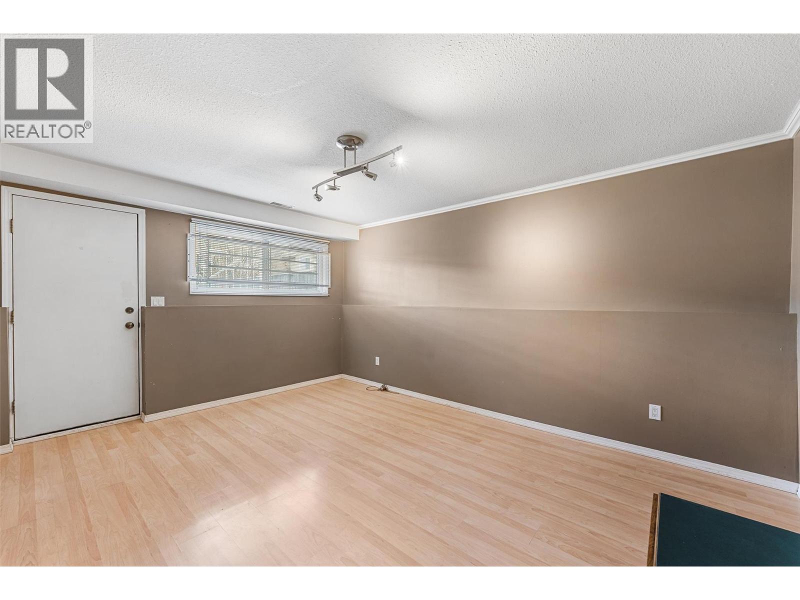 859 Francis Avenue, Kelowna