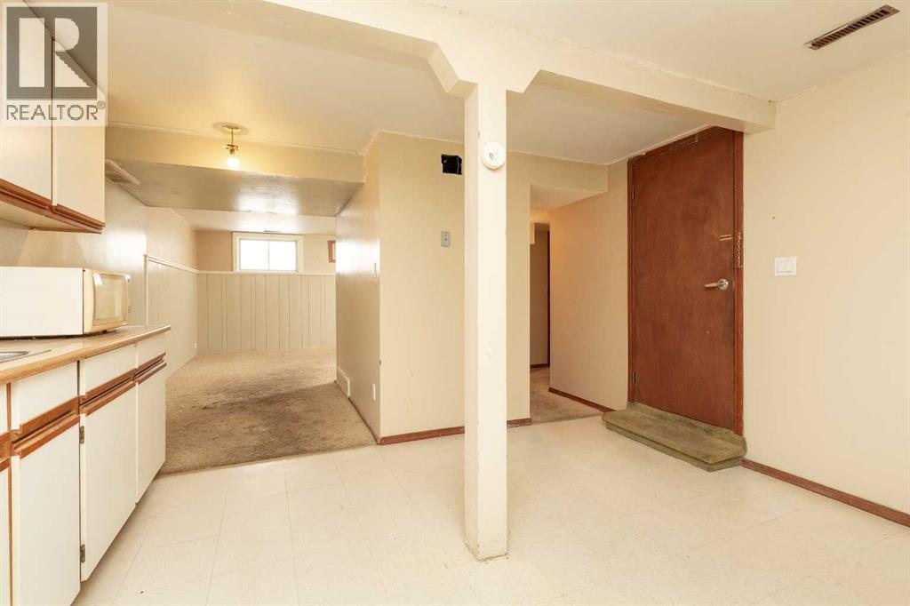 
          920 13 Street South
            <br/>
            <span>Lethbridge</span>
            , 
            <span>AB</span>
             <span>T1J2X2</span>
         - Photo 29