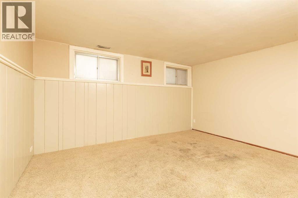 
          920 13 Street South
            <br/>
            <span>Lethbridge</span>
            , 
            <span>AB</span>
             <span>T1J2X2</span>
         - Photo 19